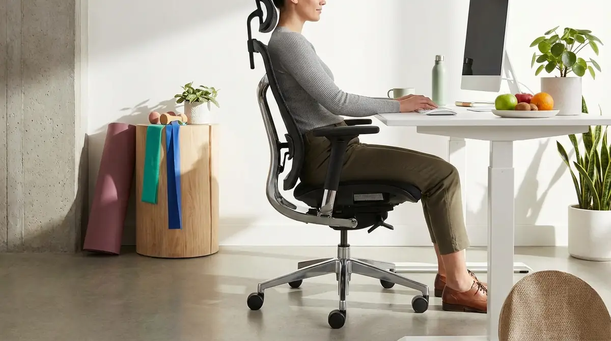 肩こり解消の根本対策｜姿勢と生活習慣の見直し